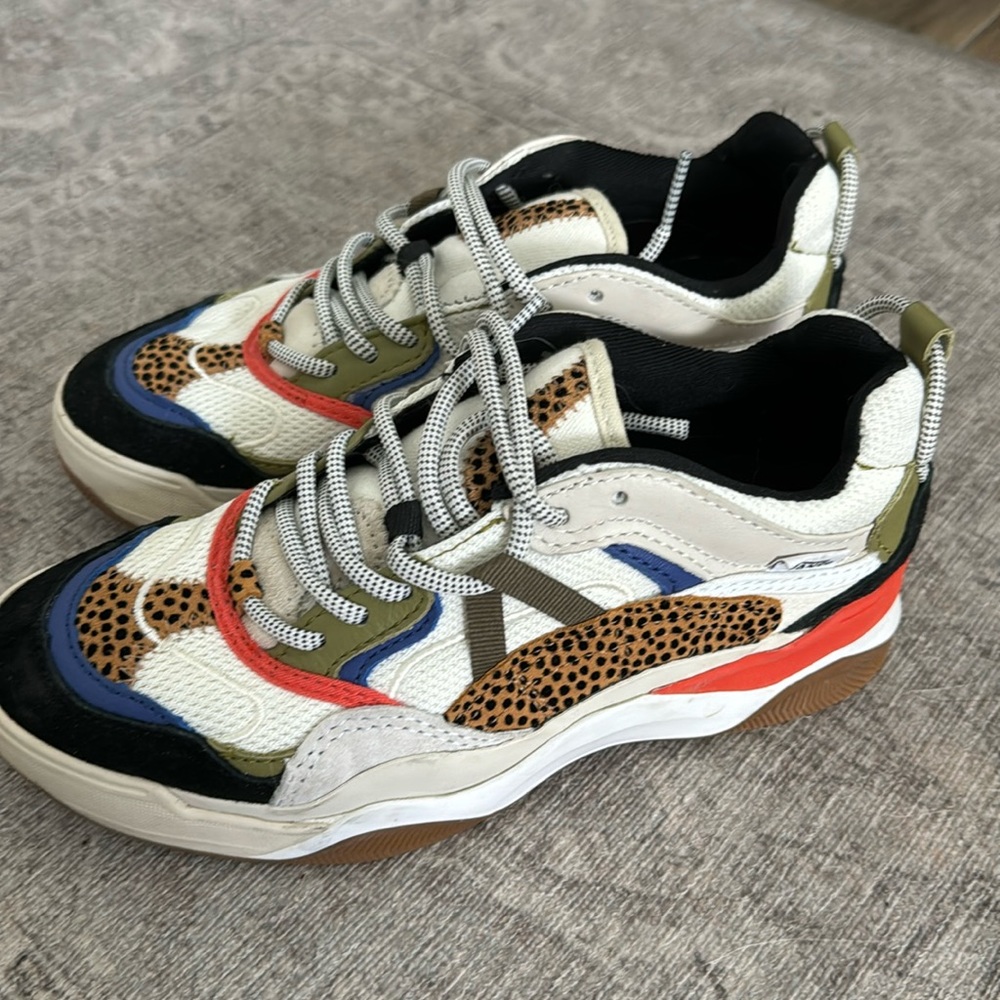 Vans size 6 varix WC